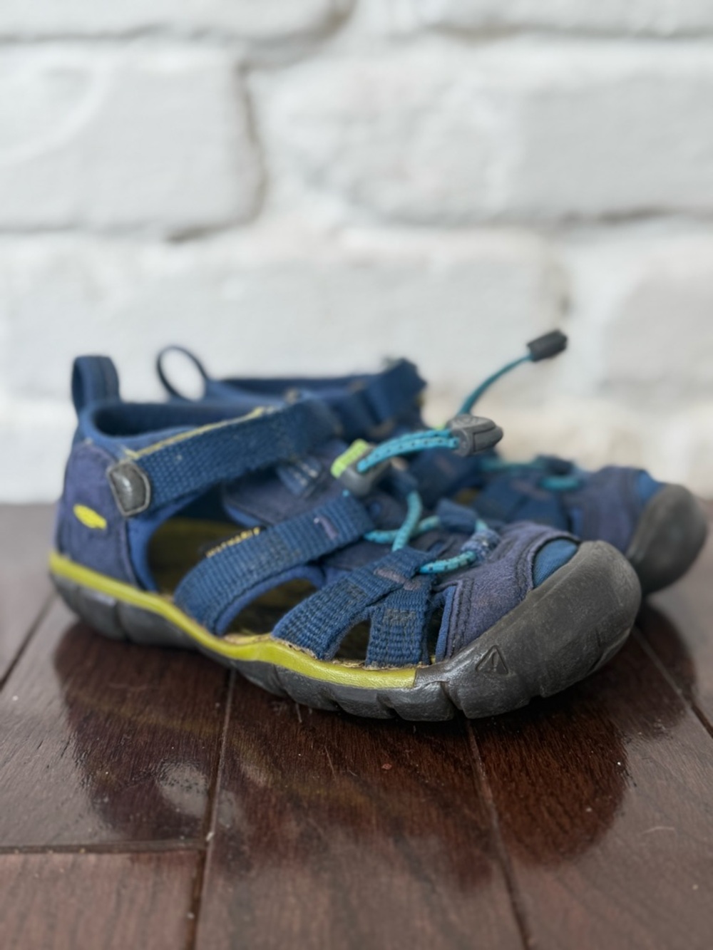 KEEN Seacamp CNX Sandals size 9